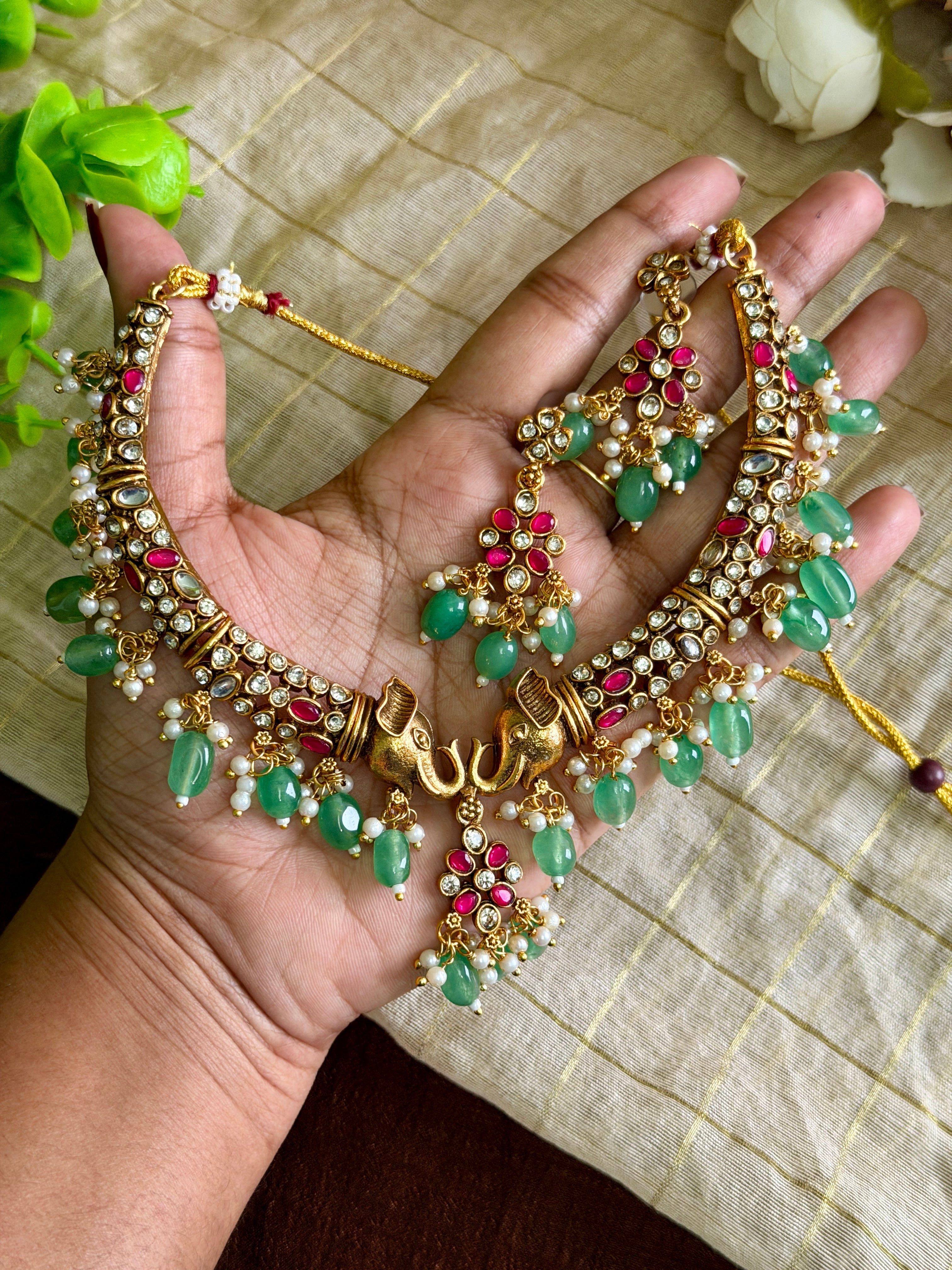 Elephant Kemp Necklace Set