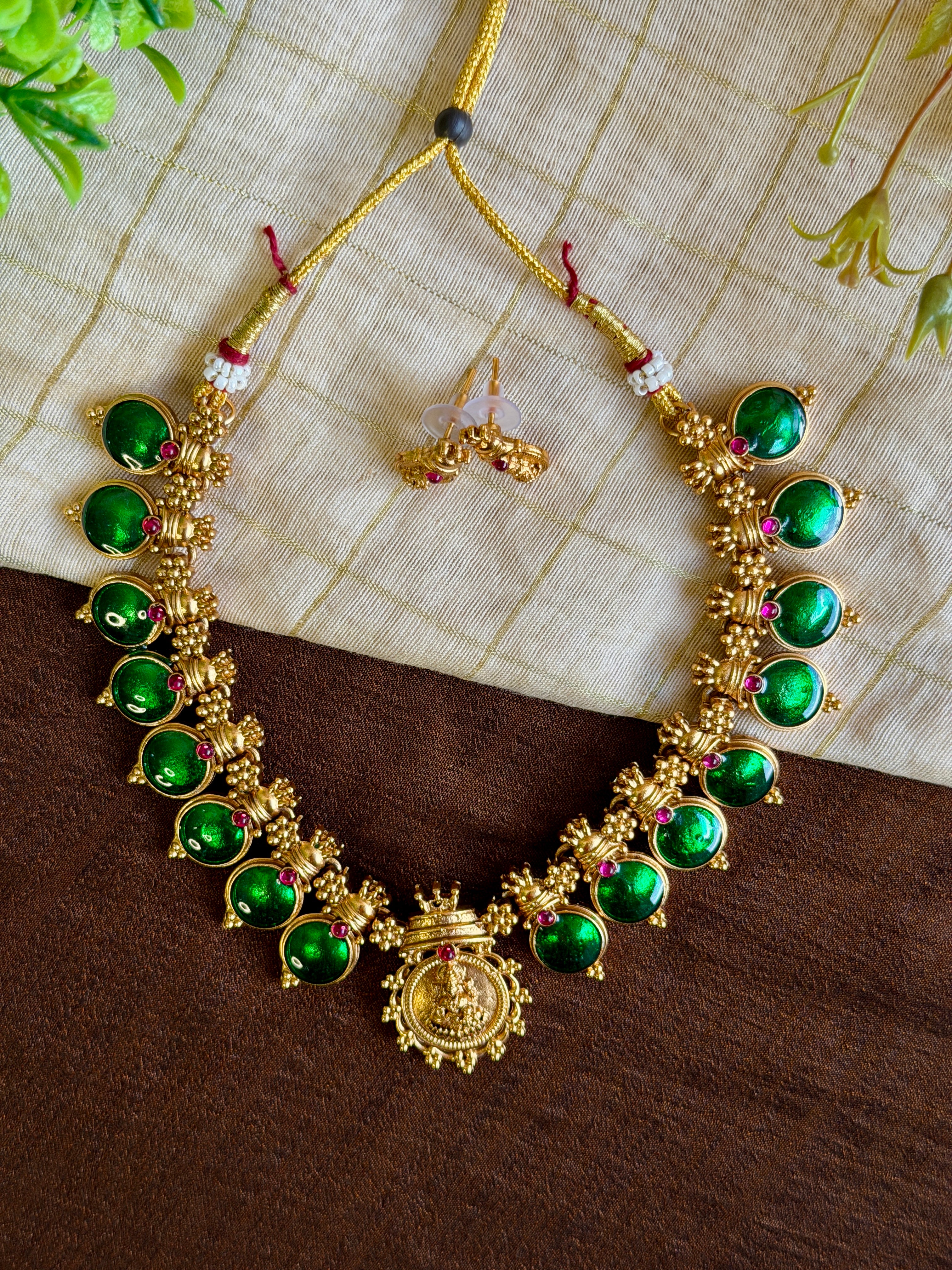 Green Idol Heritage Necklace Set