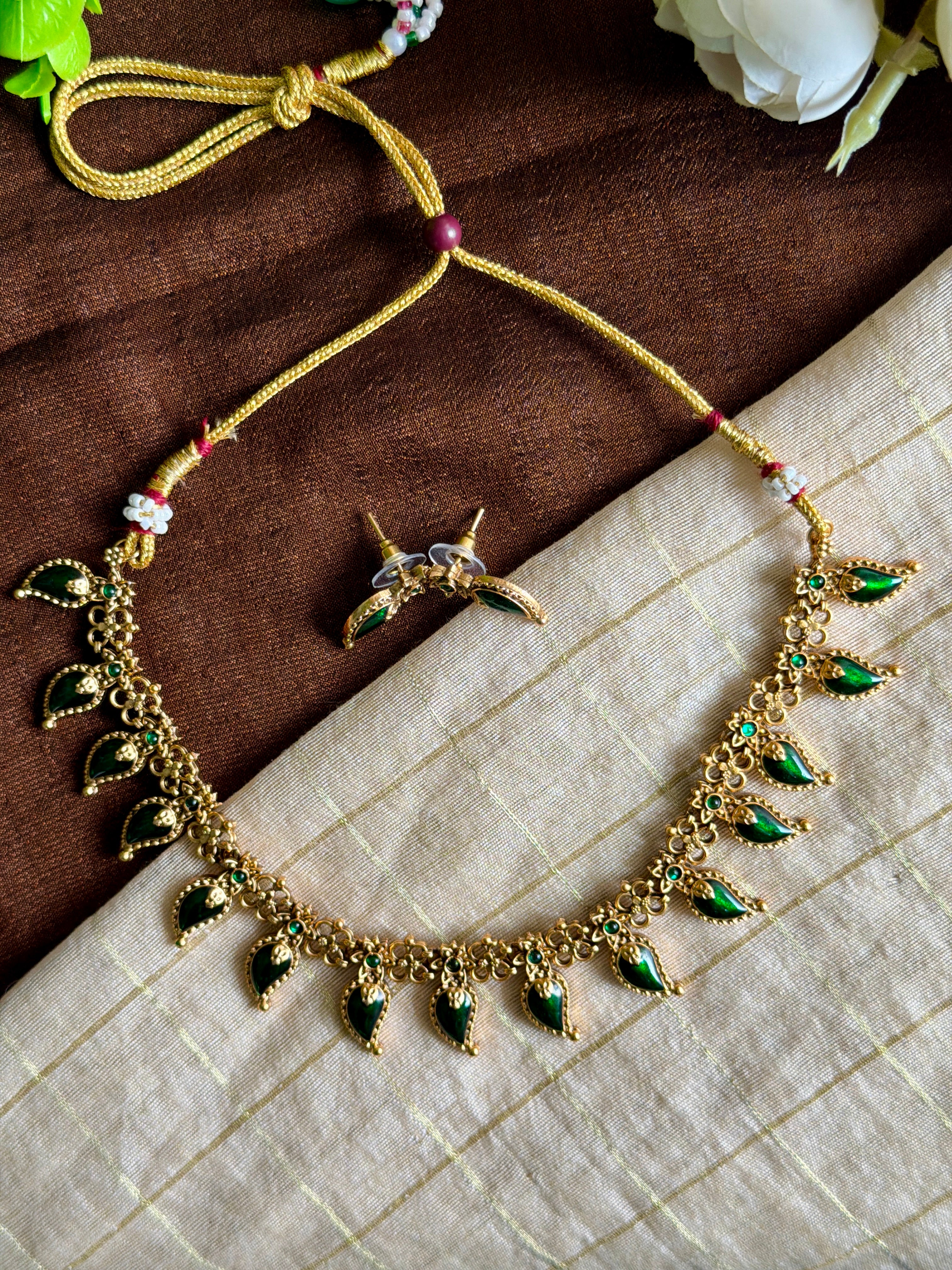 Green Leaf Necklace Set