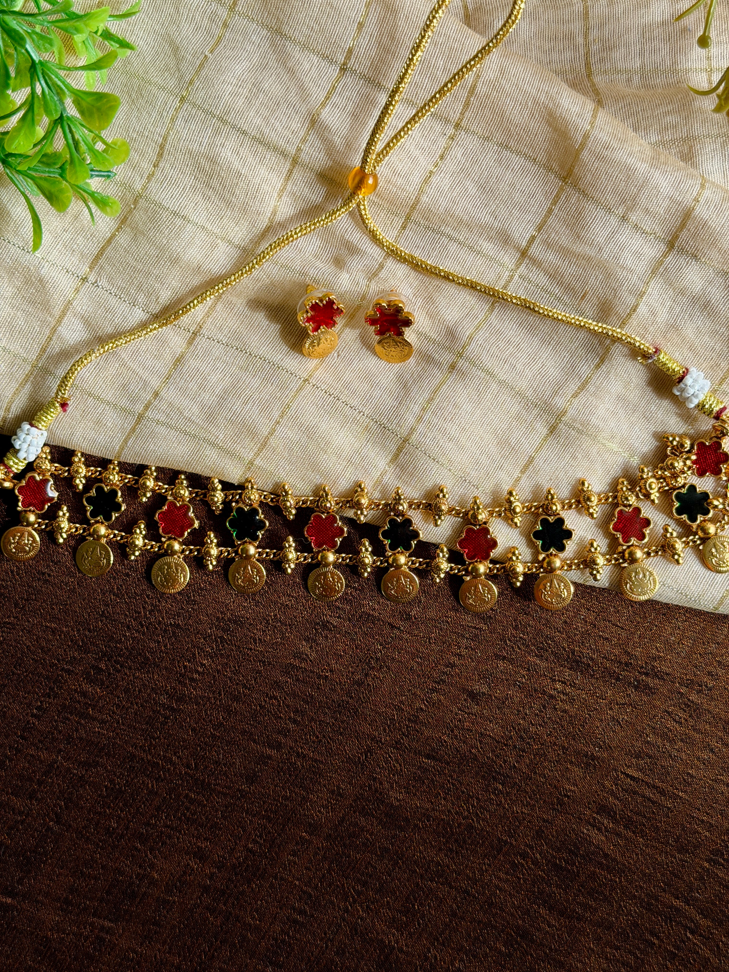Red and Green Cloves Choker