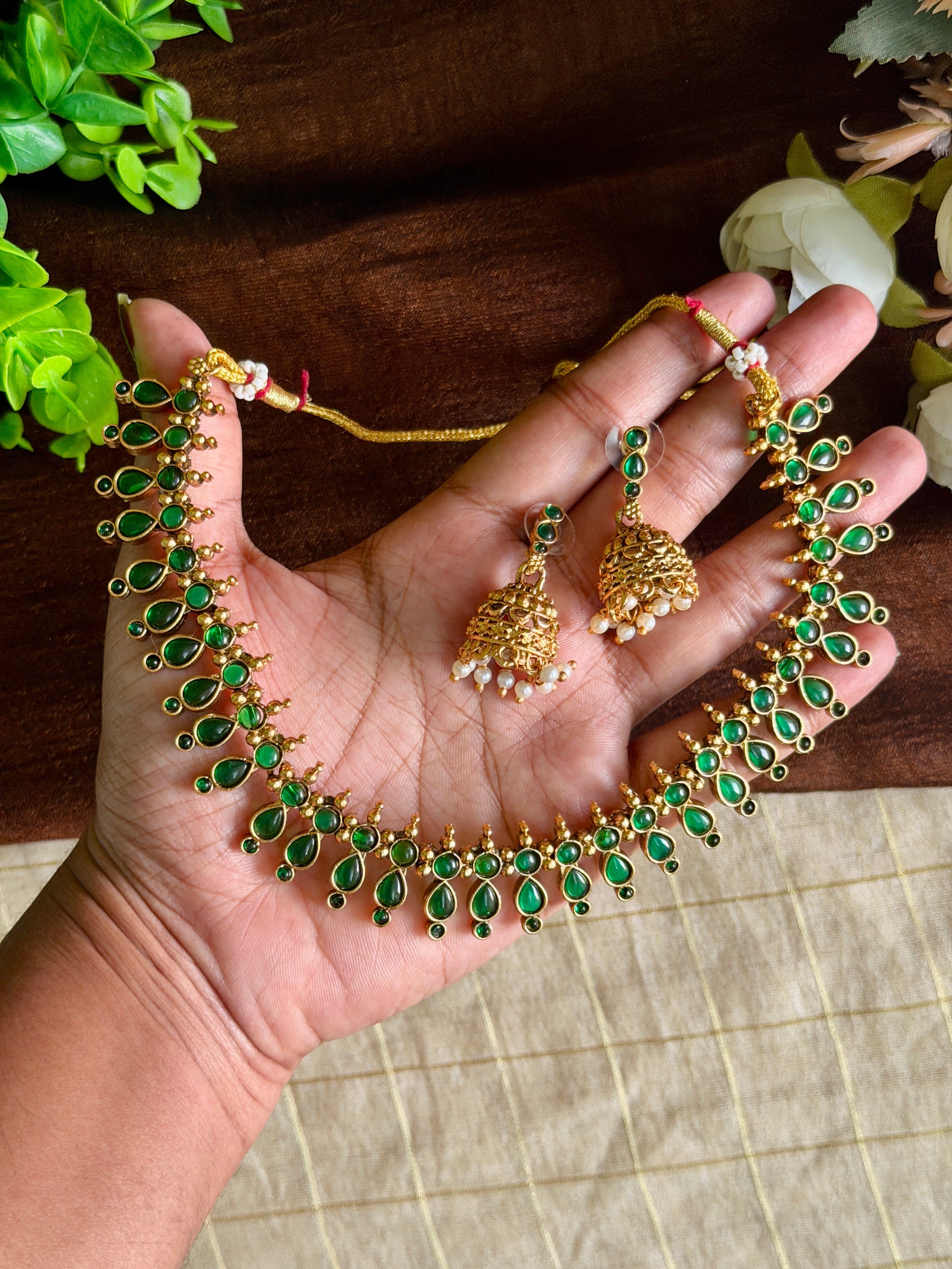 Green Kemp Stone Necklace Set