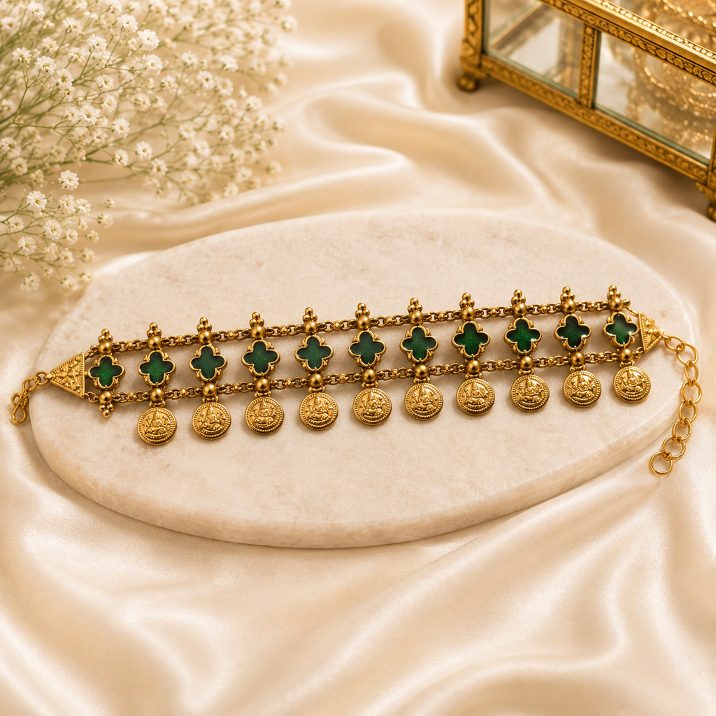Emerald Cloves Choker